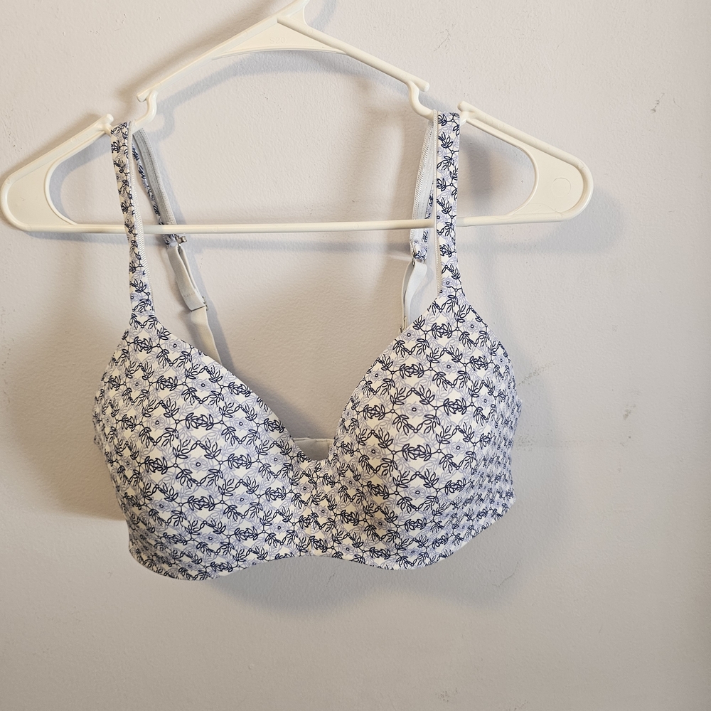 Hanes Women's Ultimate Soft Contour T Shirt Navy and White Floral‎ Bra 36 C